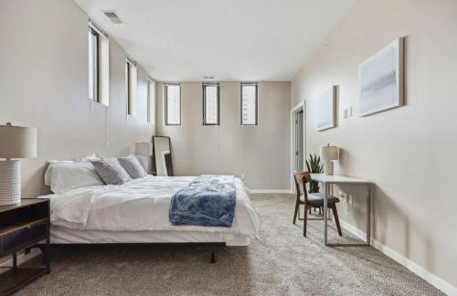 2BR Executive Downtown Apartment by ENVITAE - Foto 40