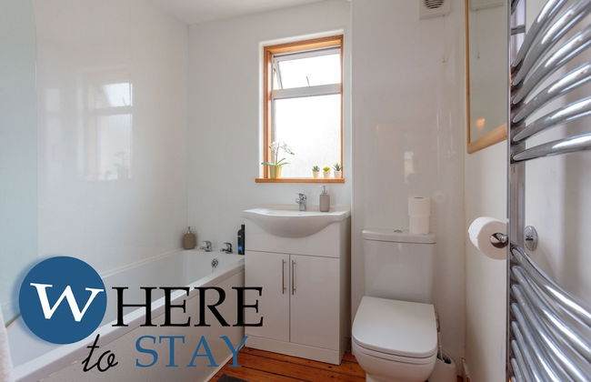 Lovely Apartment by the Hillwood Park-free Parking - Foto 14