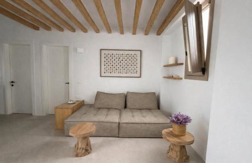 REYA suites - Photo 6