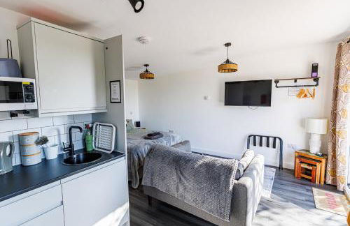 Modern Barn Conversion - Photo 6