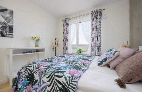 Exceptional Apartment in Warsaw with Parking by Noclegi Renters - Foto 18