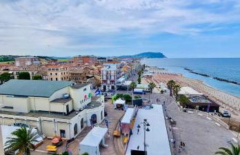 P012 - Porto Recanati, meraviglioso trilocale fronte mare - Foto 1