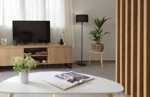 Onar Elegant Beachside Home - Foto 40