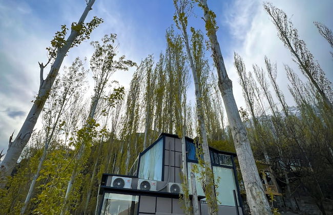 Stunning Cliff-edge 2-bedroom Chalet in Karimabad - Photo 34