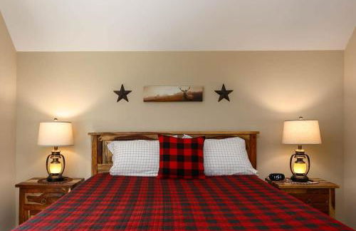 River Rock Cabin - Comfortable, Private Home with King Beds & Mountain Views - Foto 25