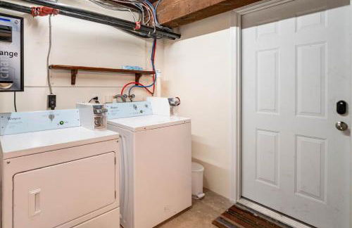 Jennifer's Historic Loft Glass Bedroom - Foto 35