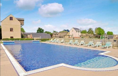 HM111 Penthouse Apartment with Lake View & free Spa Access- Lower Mill Estate Cotswolds - Foto 29