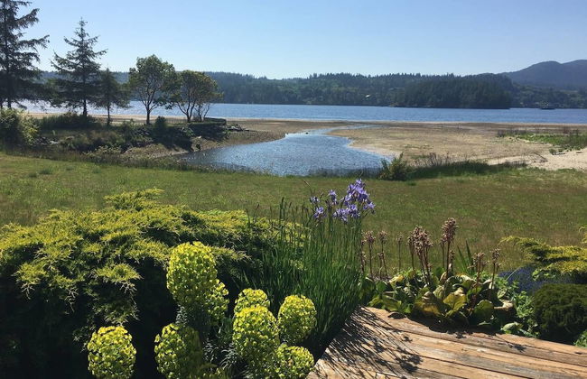 B - Sechelt Private Coastal Home - Photo 24