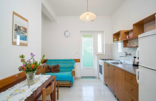 Comfortable Kastel Stafilic Apartment with Balcony - Two Bedroom Apartment with Balcony and Sea View - Foto 2