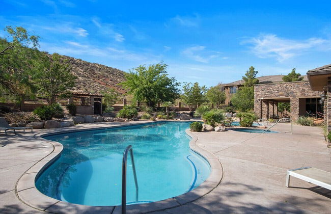 Touch of Class Stunning 5 Bdr! - Photo 34