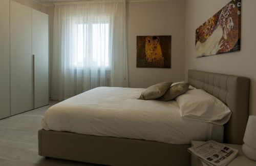 St. Vitale’s Basilic view elegant apartment - Photo 23