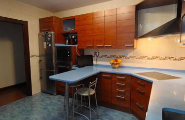 Amplio con 2 baños y 4 camas dobles - Foto 5