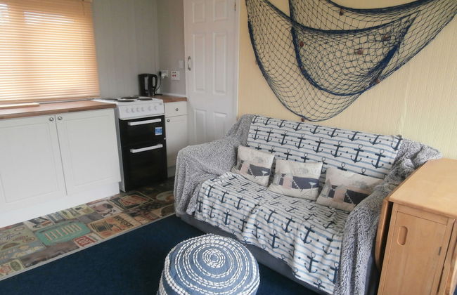 Captivating 2-bed Chalet in Mablethorpe - Photo 4
