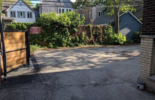 The Bright Retreat in Andersonville - Photo 18