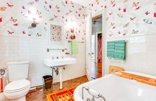 Hudson Valley Estate on 4 Acres with Private Pool! - Foto 26