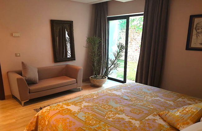 13 Bedroom Villa With Heated Pool, Golf Course, Seaside - Photo 8