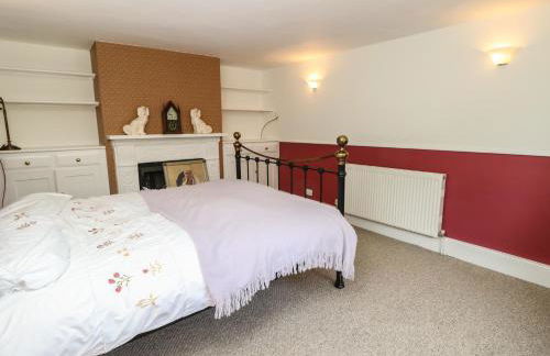 Guildford Farmhouse - Photo 24