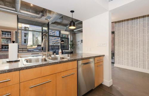 Union Station downtown and gameday retreat! - Foto 23