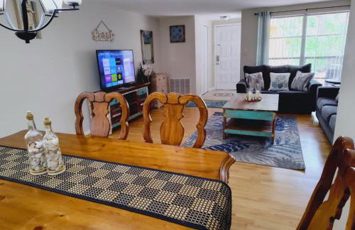 Comfortable Stay- Fully Stocked Home & Coffee Bar- All Essentials Provided - Photo 15