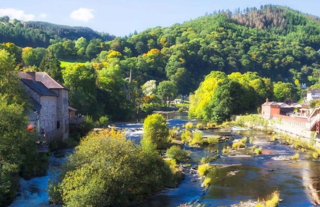 Wrexham Central Stay Apartment Six - Photo 24