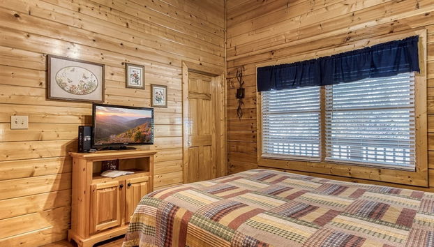 Ern859 - Absolute Paradise - Great Location! Close To All The Action! 2 Bedroom Cabin by RedAwning - Foto 3, Habitación