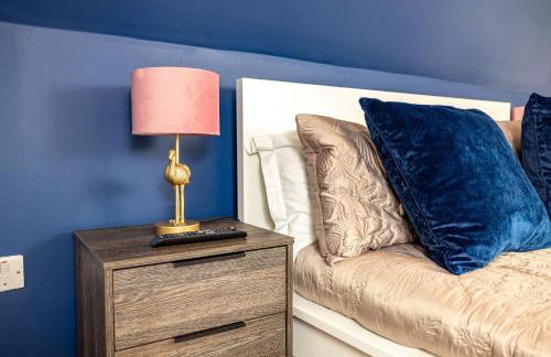 Modern 2-Bed Apartment - Near Train and Town - Parking Available - Foto 43