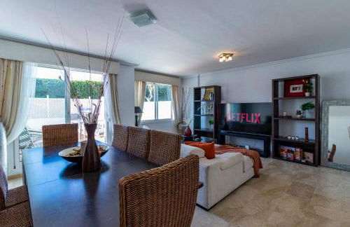 Casa adosada familiar en complejo con piscina - Bel Air 28 - Foto 2