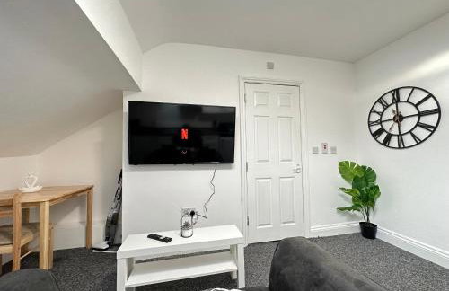 Cozy Two Bedroom Apt in Central Ilkeston with Netflix and Work-ready - Foto 8