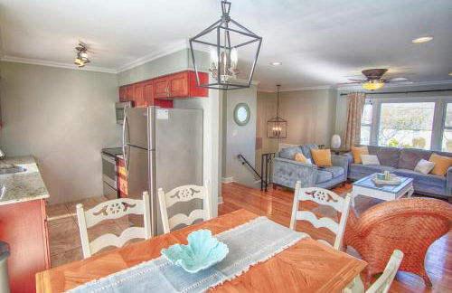 Gorgeous beach house with large pool & private beach, just 3 blocks away!! - Foto 10