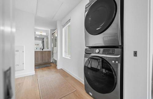 Stylish Top-Floor Gem with King Bed & City Ocean Views - Foto 7