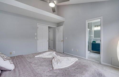 Peaceful Luxury 3 beds*Lake*Kitchen*LaundryMetro - Foto 19