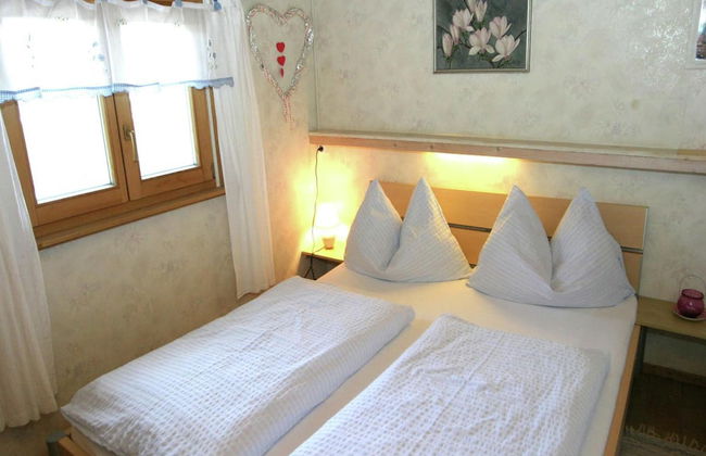 Cozy Chalet in Karrösten near Forest - Foto 2