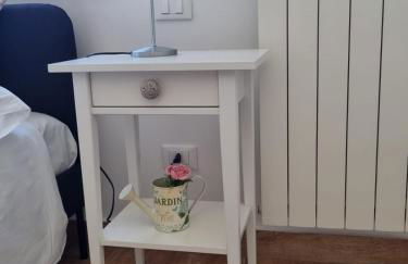 CITY HOUSE & FREE PARKING by Perry-Holiday moderno, panoramico e comodo fino a 6 ospiti - Foto 26