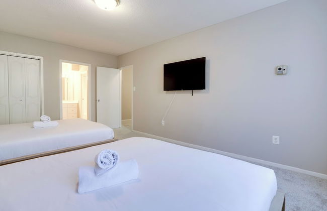 Fantastic 2BR Condo with Gym - Photo 7