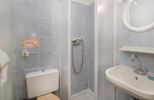 2 Bedroom Cozy Apartment In Pietranera - Foto 18