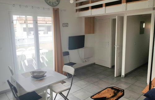 Petite maison agreable avec jardin privatif - Foto 3