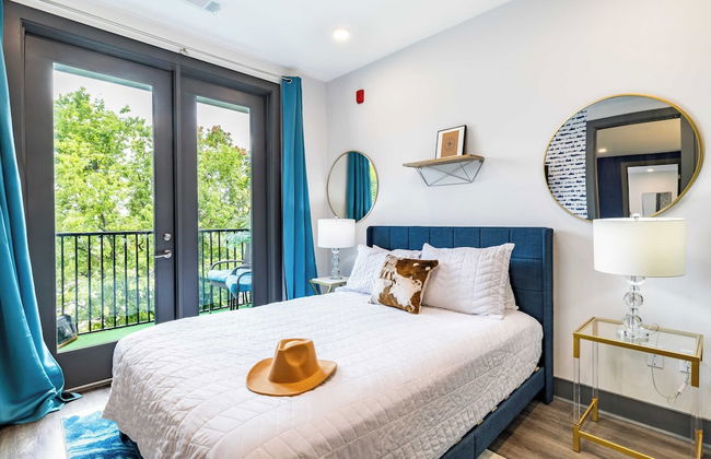 Lindsley by Avantstay Balcony + Modern Design A+ Downtown Location - Photo 15