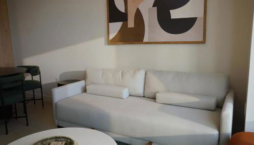 Stylish Minimalist 1BR in The Crosby - Foto 3