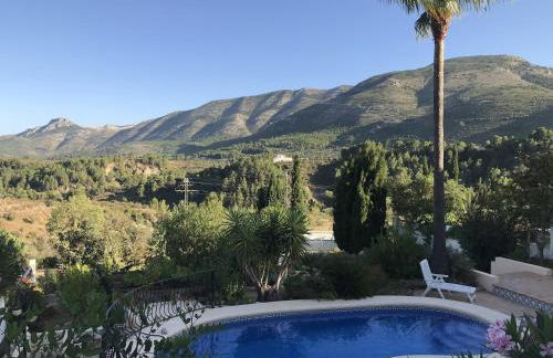 Mediterranean Escape with Garden - Foto 29