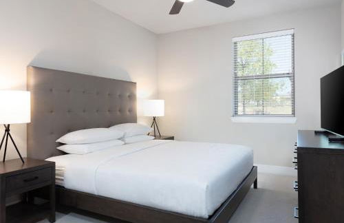 AVE Las Colinas - Short Stay Furnished Apartment - Foto 12