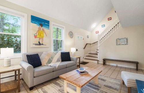 Relaxing Retreat just Minutes to Beach - Foto 9