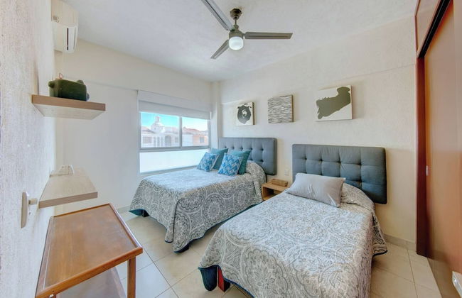 Beautiful Condo With Pool and Close to the Beach - Foto 3