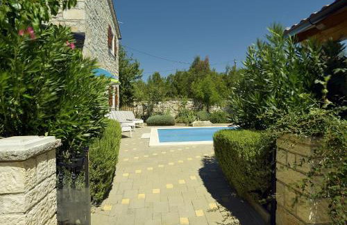 Villa in Cehici with Private Pool & Terrace - Foto 23