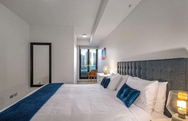 Waterfront Melbourne Apartments - Photo 11