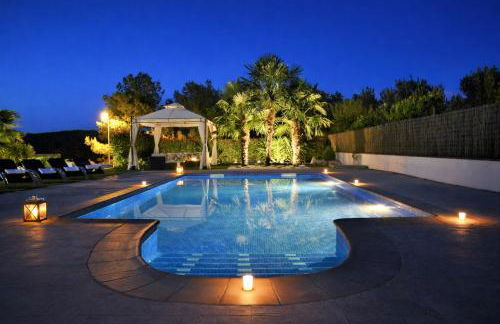 Villa Sitges La Calma 10 minutes drive Sitges 2 minutes walk Garraf Park AC - Photo 1