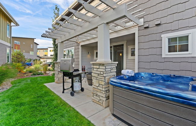 Quiet Urban Community – Designer Home W/ Hot Tub! - Foto 29