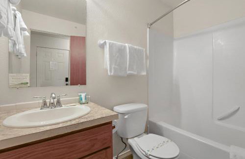 Maple Leaf Manor Suites - Photo 45