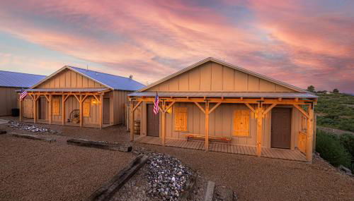 -Pet Friendly- Miners Cabin #6 - King Bed with Private Balcony - Foto 2