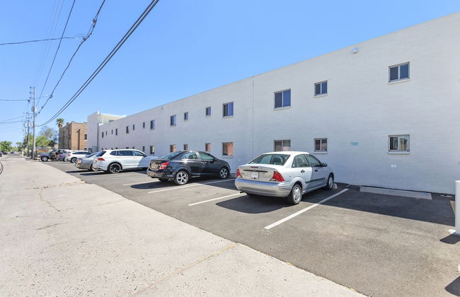 Modern Designer Studio with Pool - Foto 43