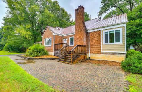 Charming Damascus Retreat with Deck and Creek Views! - Foto 1